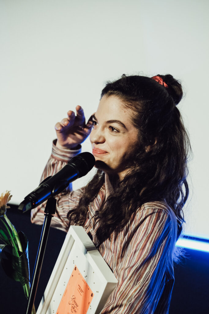 “Z manj povedati več”: Na festivalu Krafft slavile rahločutne igralske upodobitve 5 Diana Kolenc Odprtje festivala in podelitev nagrad Zdruzenja S.K.O.M. ter Drustva DSI MOJKINO Kranj 15. 6. 2024 foto Masa Pirc140